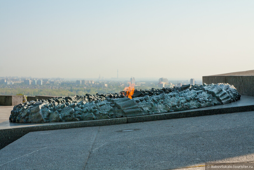 Вечный огонь в парке Вечной Славы