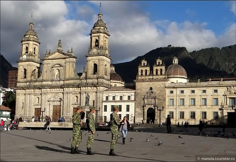 Есть на что посмотреть в Боготе: туристам - на церкви, а военным - на девушек...