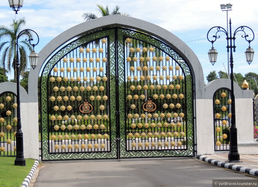 Входные ворота мечети