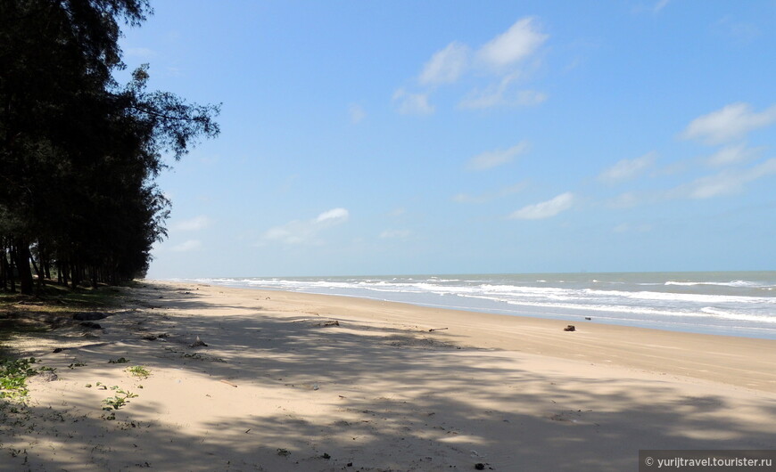 На пляже Пантай Сери Кенанган — ни души