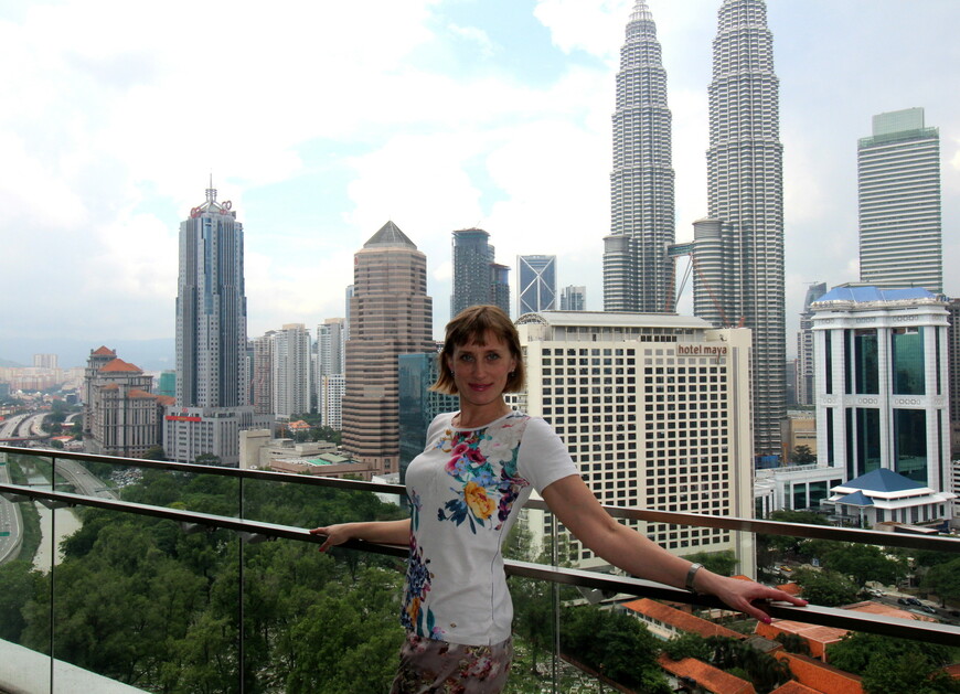 Путешествие по Малайзии и Сингапуру. День первый. Куала-Лумпур (ресторан 360 на телебашне, парки бабочек и птиц)