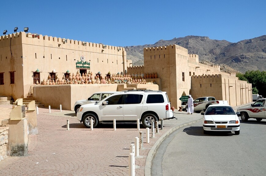 Автобусный тур по крепостям Омана
