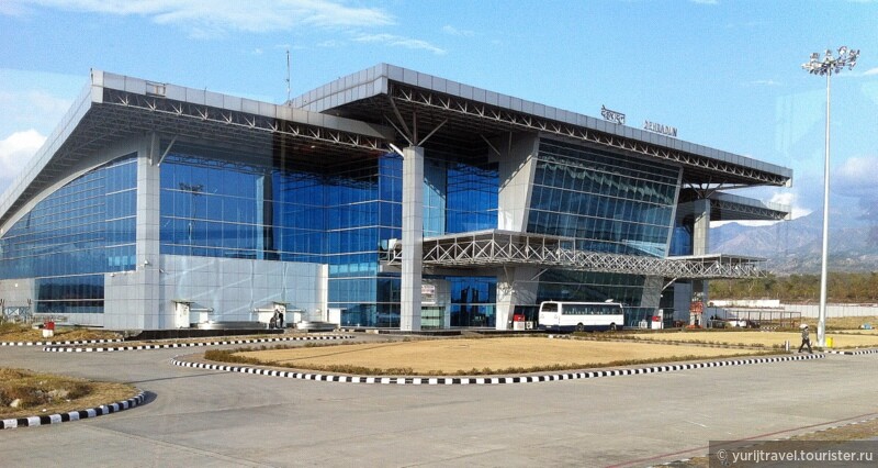 Здание аэропорта в городе Дехрадун