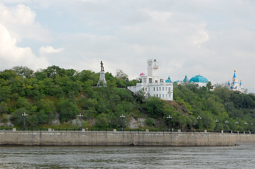 Хабаровск - на высоком берегу Амура