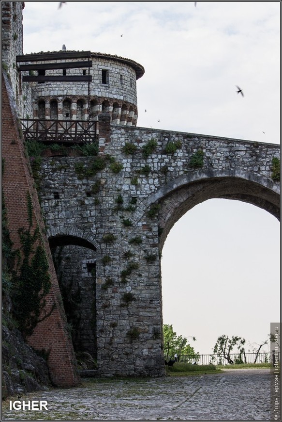 Castello di Brescia или крепость с видом на город