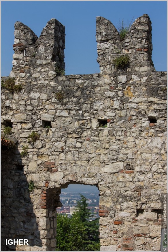 Castello di Brescia или крепость с видом на город
