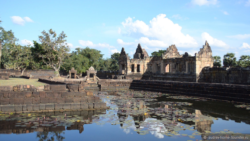 Прасат Муанг Там - храм прудов и тишины