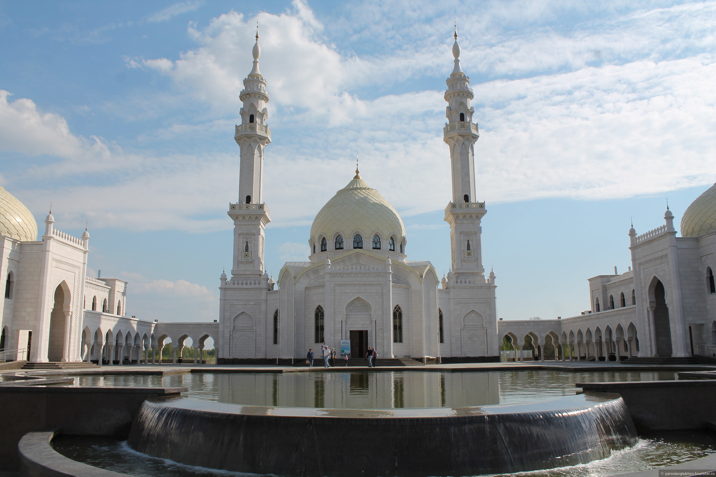 Булгар белая. Булгар белая мечеть. Мечеть Болгар Татарстан. Белая мечеть Татарстан. АК мечеть белая мечеть Болгар.