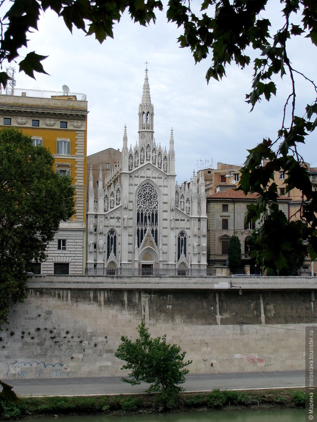 Sacro Cuore di Gesu in Prati - титулярная церковь.