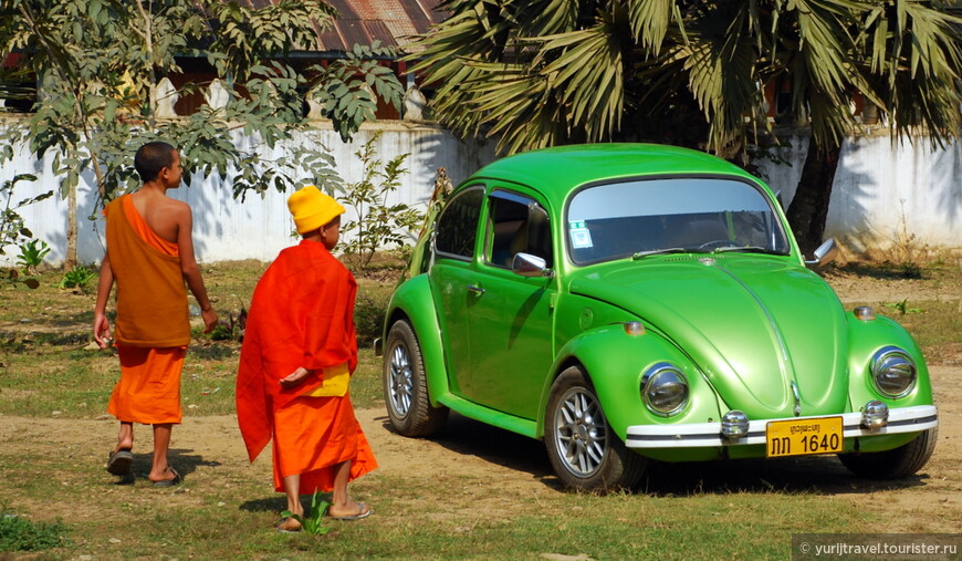 В Лаосе можно нередко встретить уникальные французские автомобильные раритеты