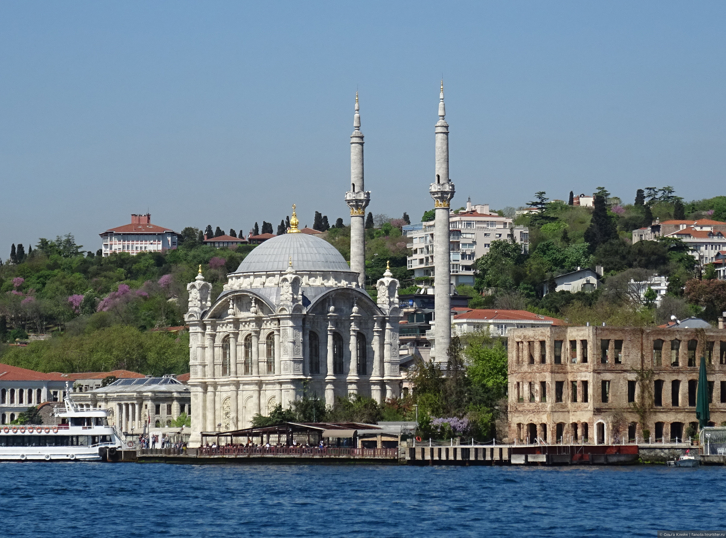 Поехать в стамбул. Стамбул Босфор. Босфор Турция Стамбул дворец. Пролив Босфор дворец. Стамбул набережная Босфора.