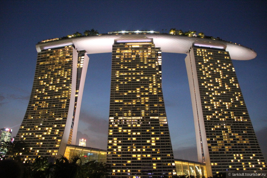 Достопримечательности Сингапура. День шестой. Световое шоу в Gardens by the Bay.Шоу Wonderful.   