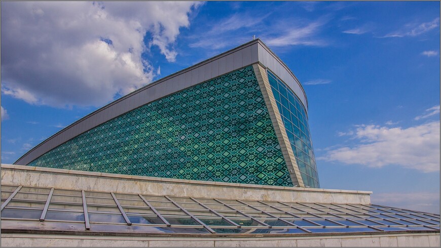 Уфимский знаменитый конгресс холл - именно на его базе и будет проходить самит БРИКС и ШОС - 2015