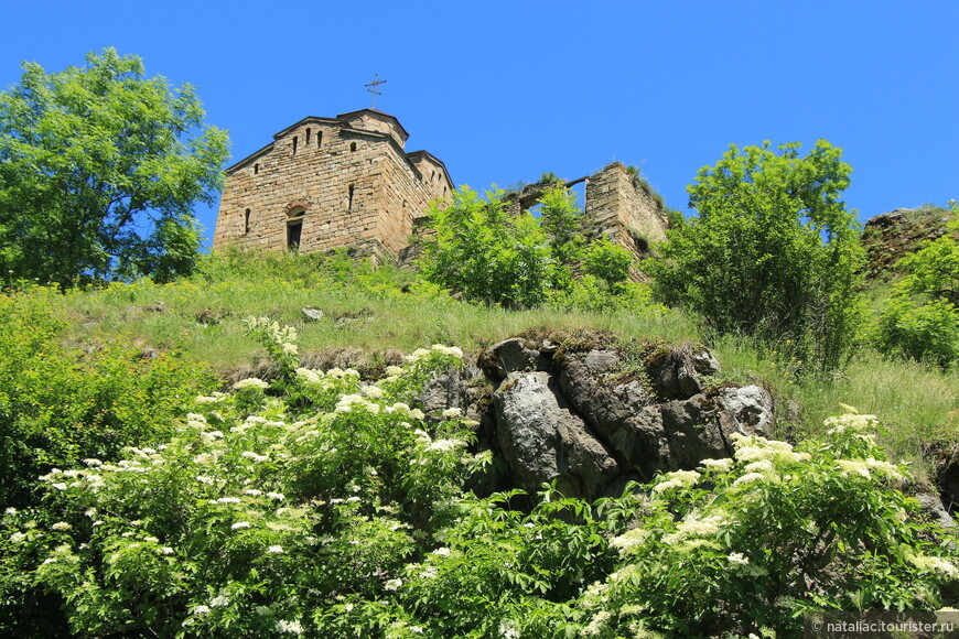 Домбай-Карачаевск. Христианские храмы на скалах