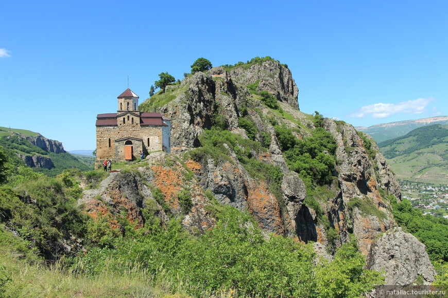 Домбай-Карачаевск. Христианские храмы на скалах