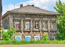 12. В городе сохранилась и деревянная застройка в историческом центре, хотя ее и не много.