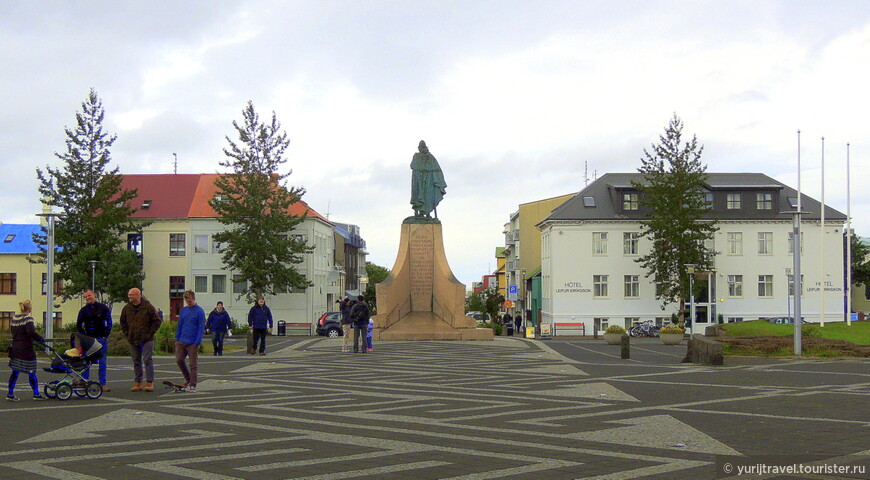 Памятник викингу Лейфуру Эрриксону, первооткрывателю Америки
