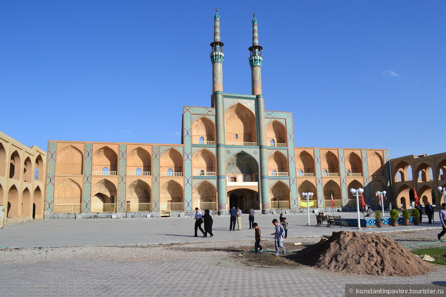 Иран.  Йезд – город на краю пустыни и особняки Кашана
