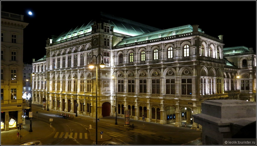 Венская опера строилась с 1861 по 1869 гг. по проекту Августа Сикарда фон Сикардсбурга и Эдуарда ван дер Нюлля.