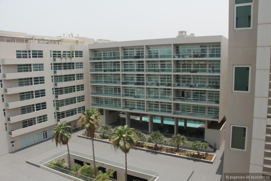 Вид с балкона на соседний отель
