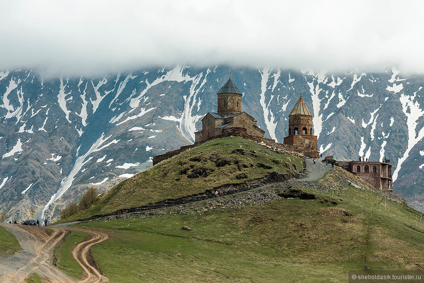 Гора Казбек: прогулка из Степанцминды к Троицкой церкви в Гергети