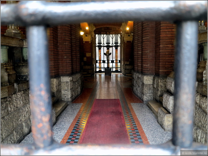 Интерьер вестибюля палаццо Берри Мерегали.
