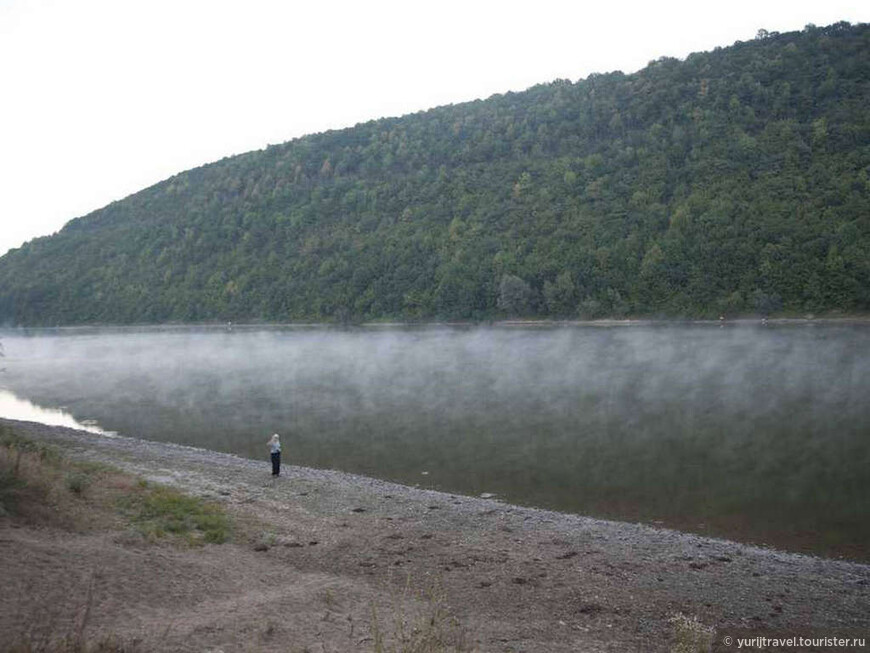 Любая река становится загадочной при утреннем тумане