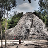 Нохоч-Муль - самая высокая пирамида полуострова Юкатан высотой 42 метра, расположена в древнем городе майя - Коба. 