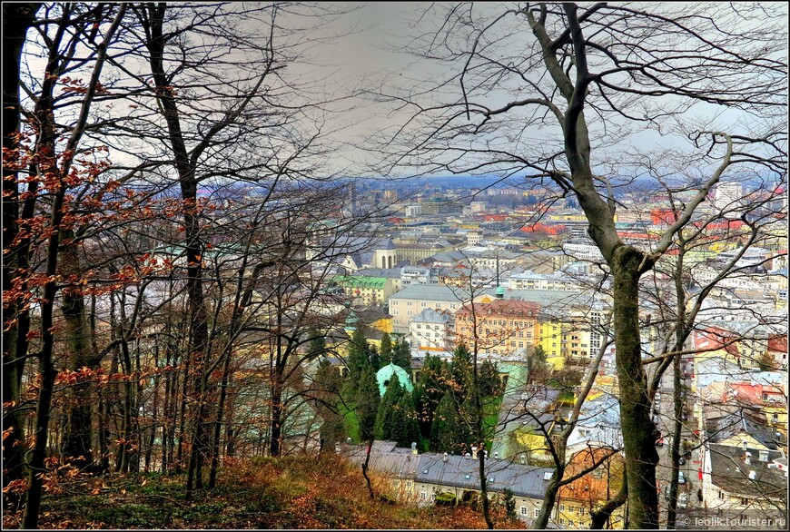 Вид на Зальцбург с горы Капуциненберг.