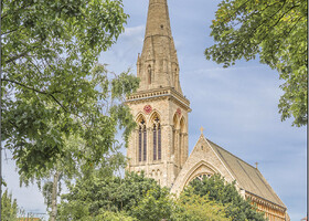 Церковь St Matthias.