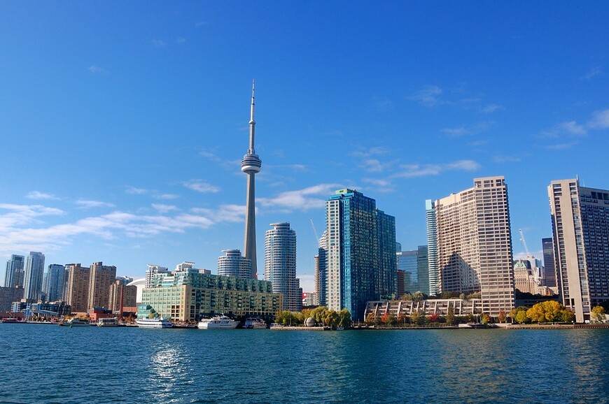 В Канаду через Исландию. Торонто и CN Tower