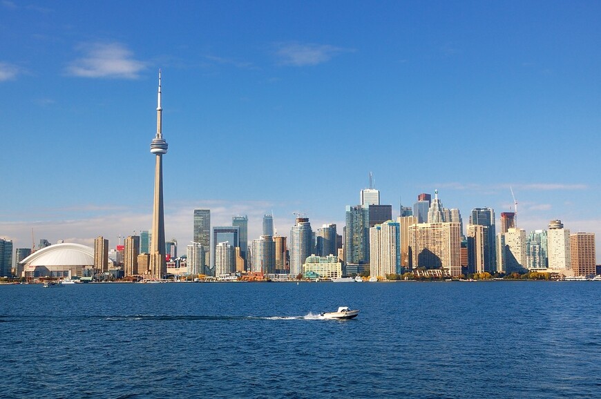 В Канаду через Исландию. Торонто и CN Tower