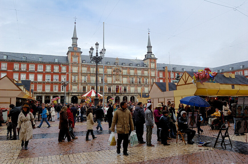Рождество в Европе: Дождливый декабрьский Мадрид