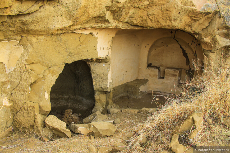 Пещеры в Давид-Гареджи. 