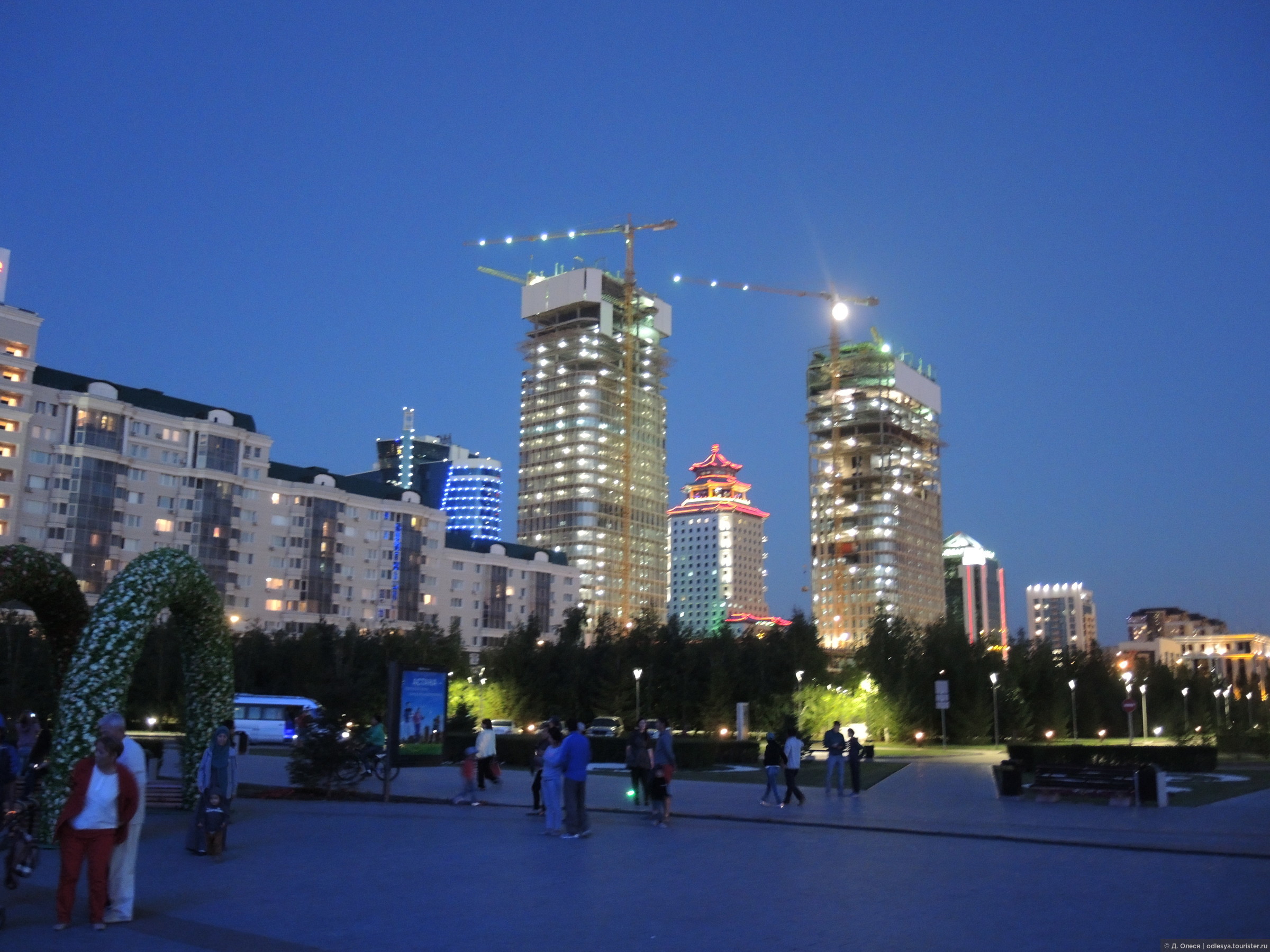Время в астане щас. Круглая площадь Астана. Астана климат. Астана погода. Погода в Астане Казахстан на 10.