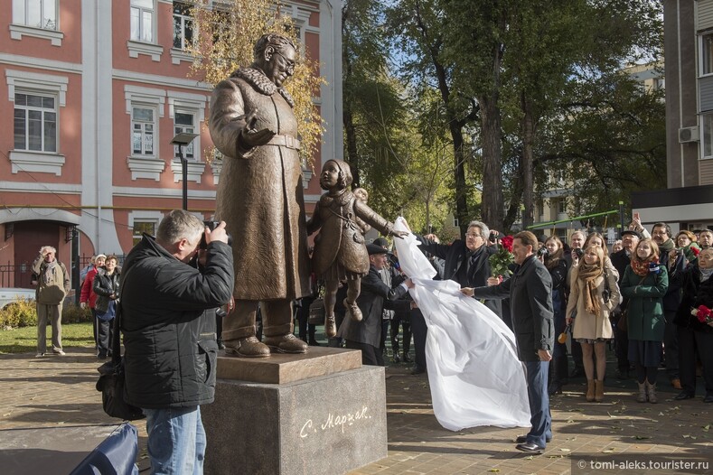 В Воронеже появился сквер Маршака и памятник поэту