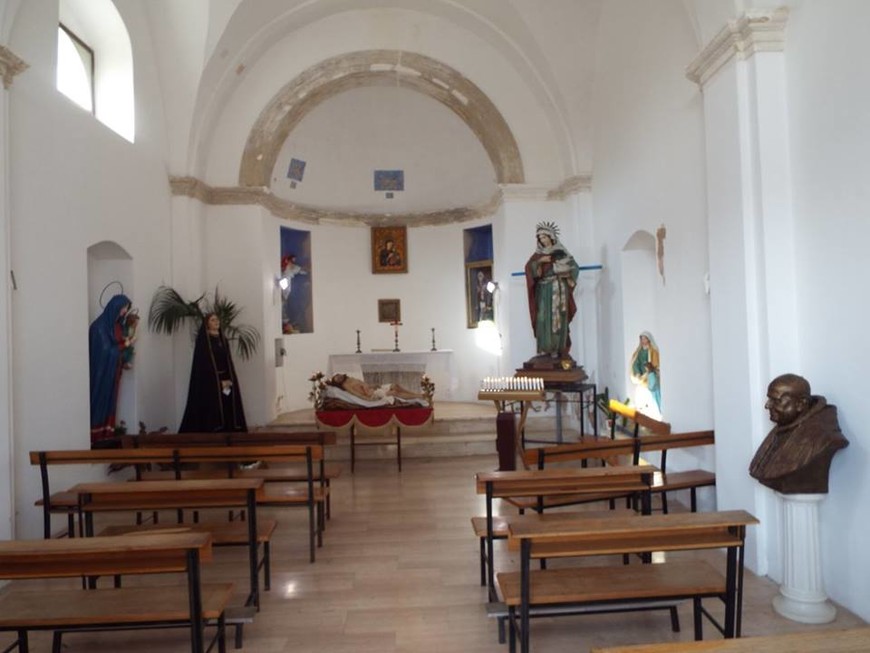 Маленькая церквушка на краю Италии.