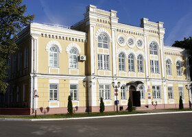 Бывшая земская управа. Здание построено в 1884 г. Ныне здание администрации Богучарского района.