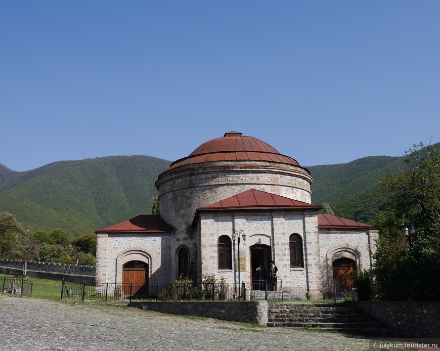 Албанская христианская церковь в Шеки.