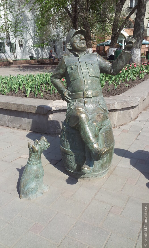 Скульптура солдата Швейка