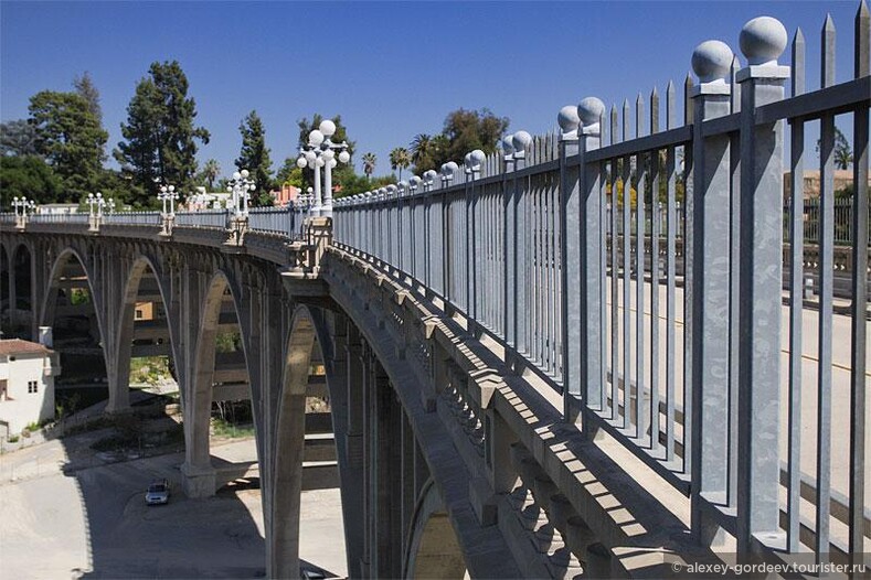 Мост Colorado Street