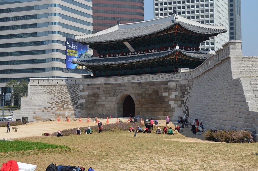 Первое знакомство с Сеулом - N Seoul Tower и ворота Намдэмун