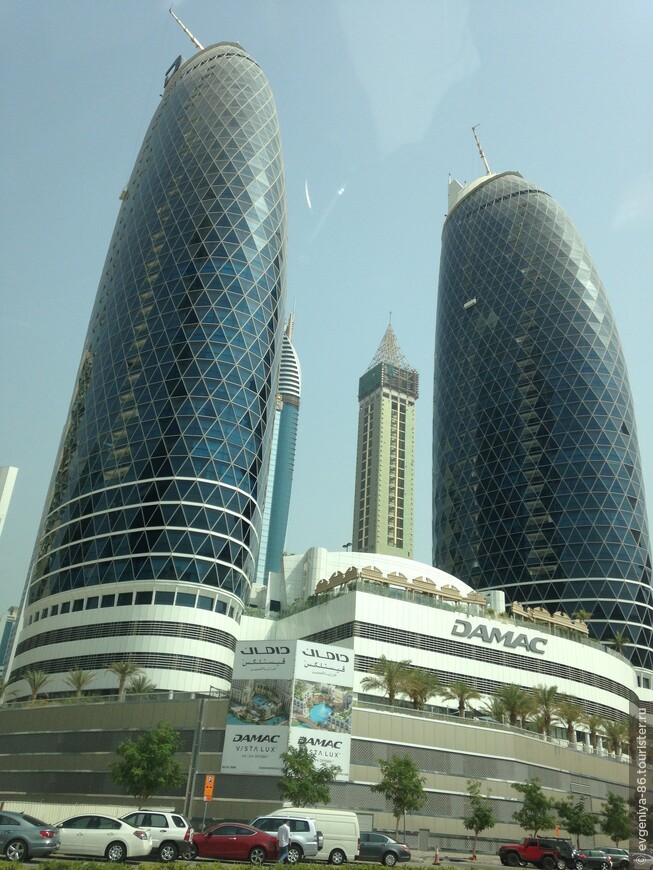 Дубай. DAMAC Towers