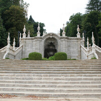 Лестница к храму Богоматери Исцеляющей