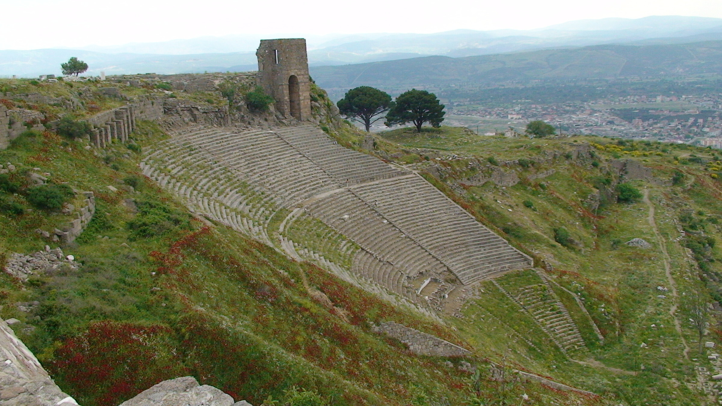 Т бергам. Пергамский амфитеатр. Пергам Измир. Театр в Пергаме. Бергама Турция.