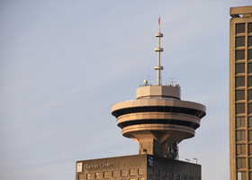 Ванкувер. Башня Харбор-центр.