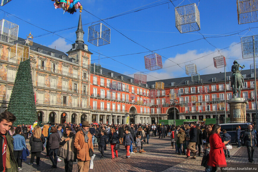 Площадь Майор — одна из центральных площадей испанской столицы.