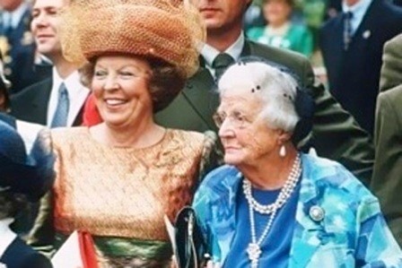 Голландские принцессы продадут наследство своей матери.
