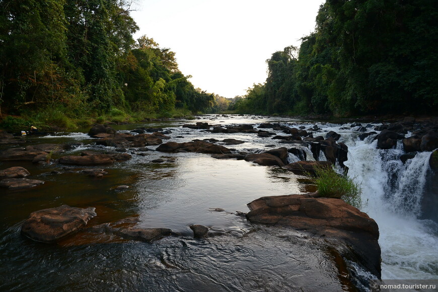Еще один водопад на реке Vang Ngao