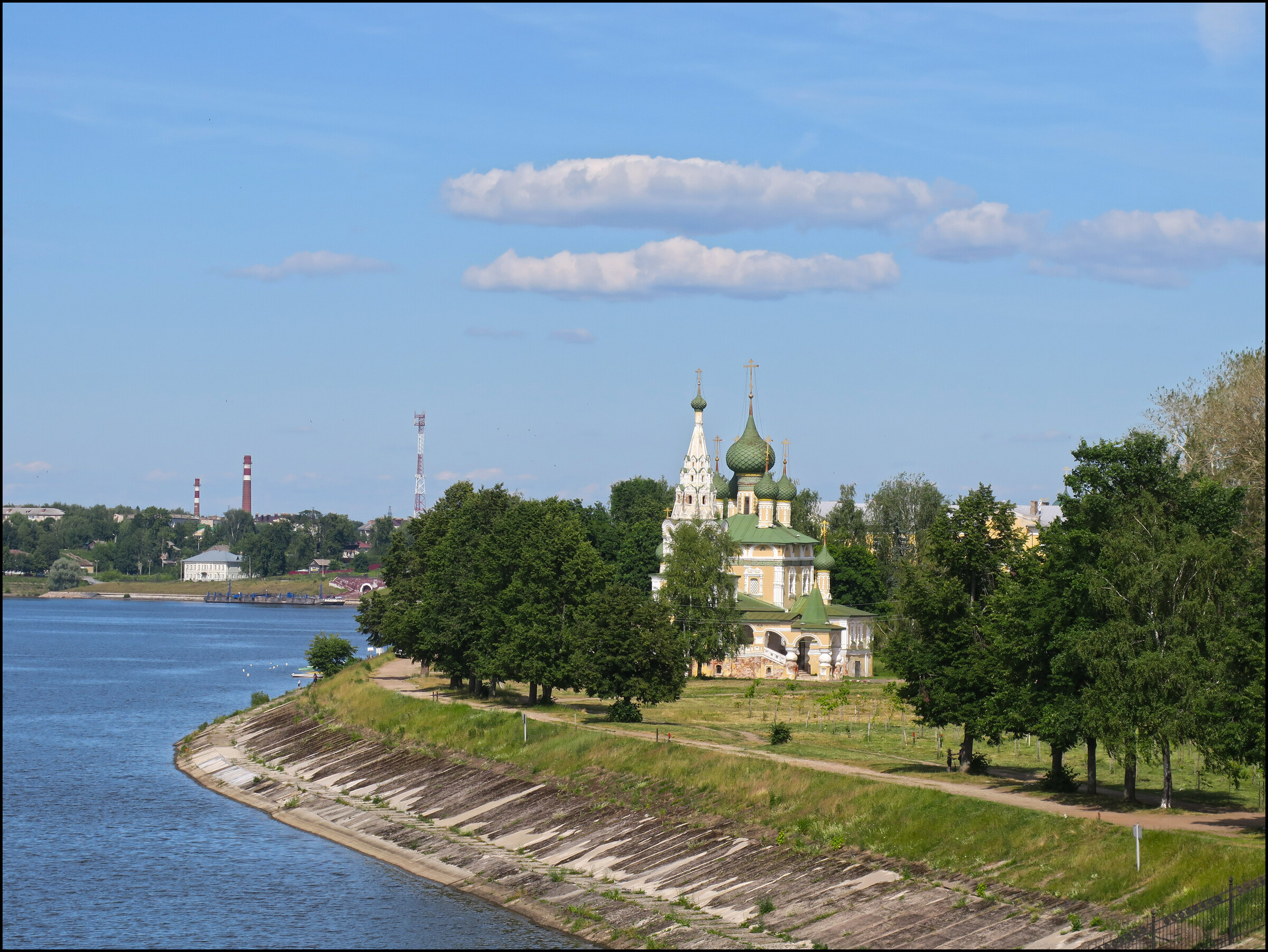 Углич берег волги